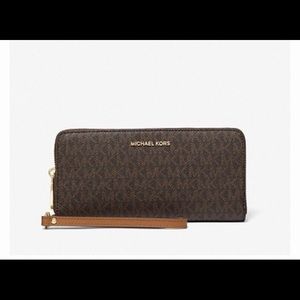 Michael Michael Kors Jet Set Travel Continental Wallet